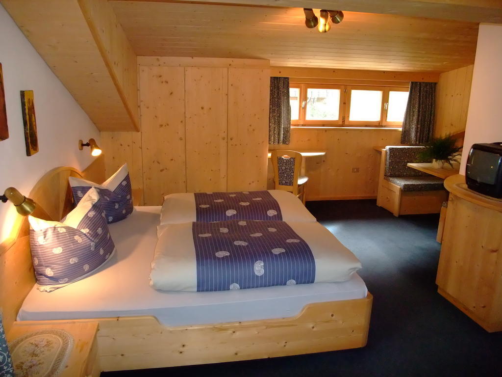 Garni Conturina Hotel Santa Cristina Val Gardena Room photo