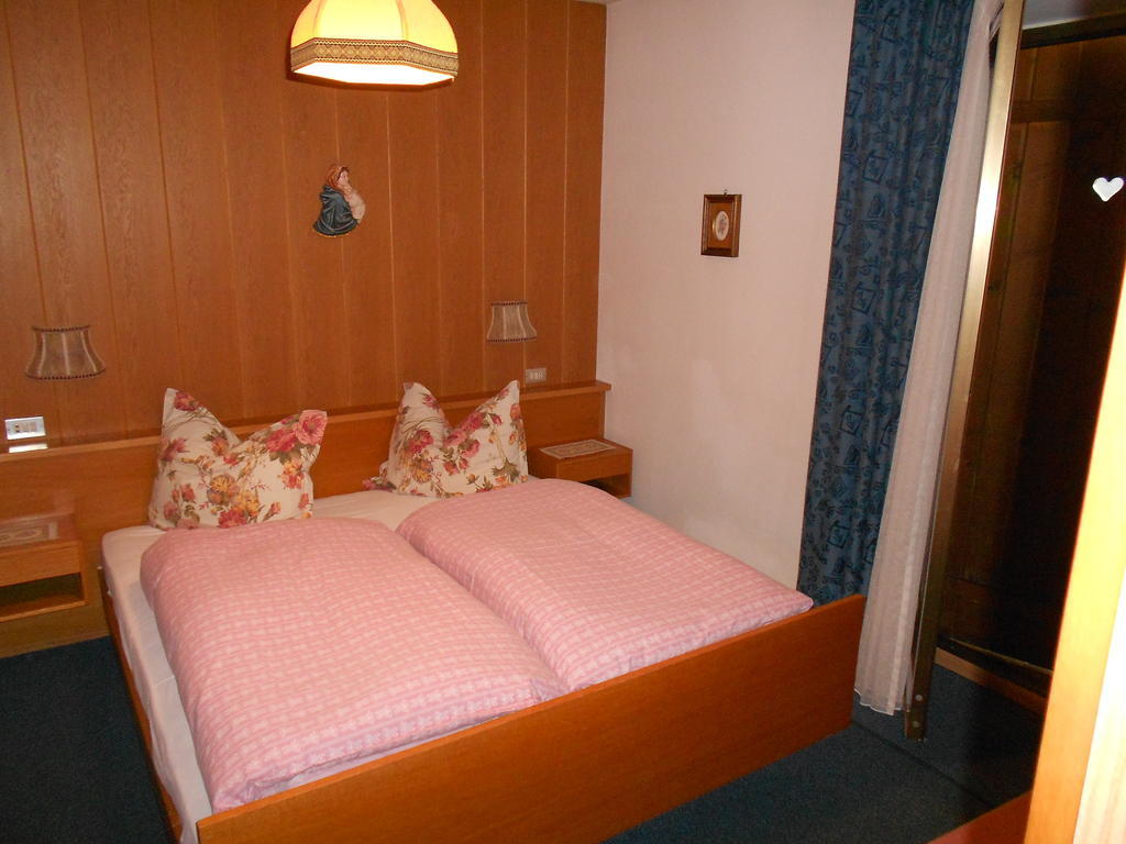 Garni Conturina Hotel Santa Cristina Val Gardena Room photo