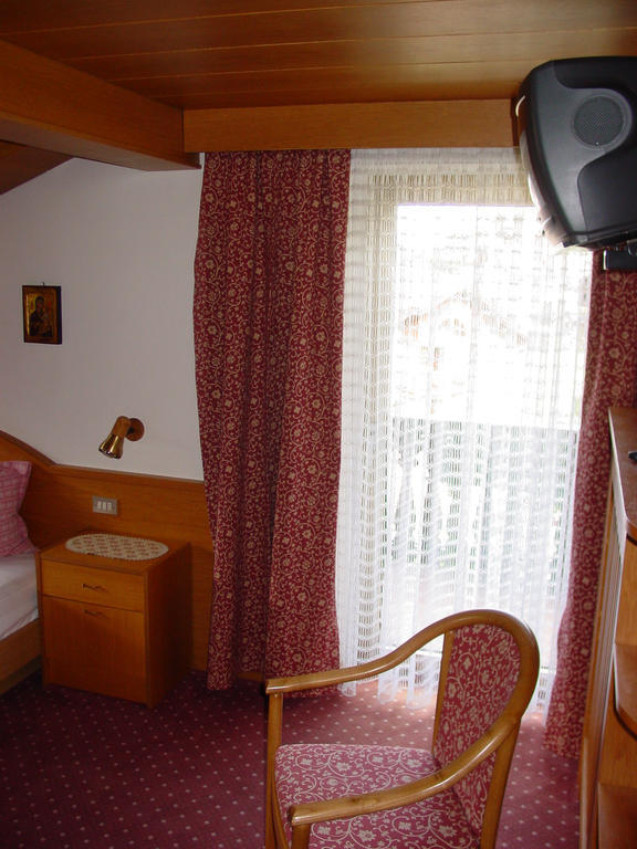 Garni Conturina Hotel Santa Cristina Val Gardena Room photo